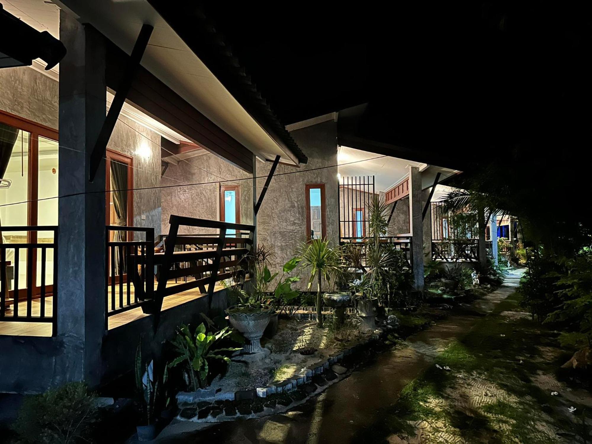 Ibiza Bungalows Haad Yao Exterior photo