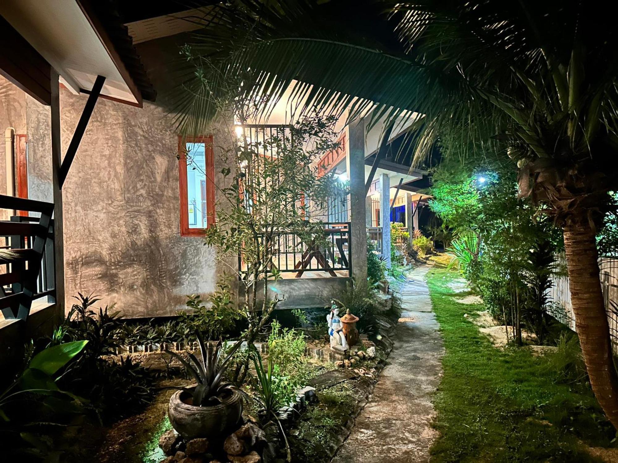 Ibiza Bungalows Haad Yao Exterior photo